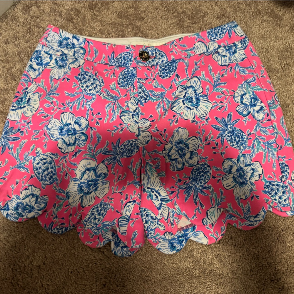 LILLY PULITZER PINK AND BLUE FLORAL PINEAPPLE SHORTS WITH GOLD BUTTON